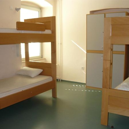 Hi Hostel Rijeka Bagian luar foto