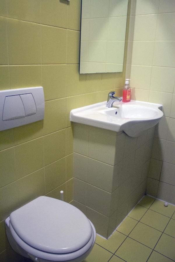Hi Hostel Rijeka Bagian luar foto