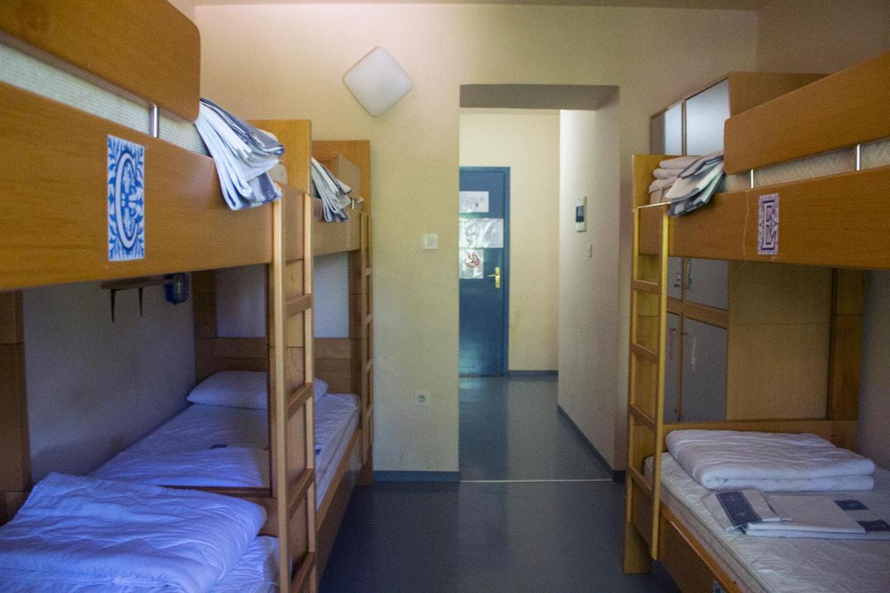 Hi Hostel Rijeka Bagian luar foto