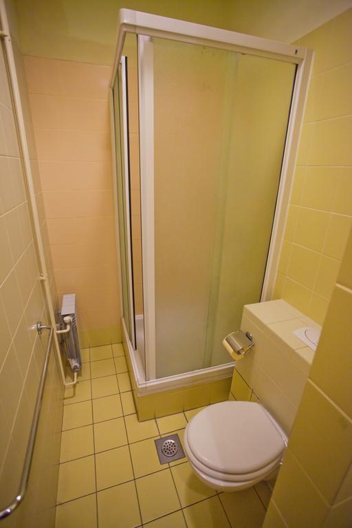 Hi Hostel Rijeka Bagian luar foto